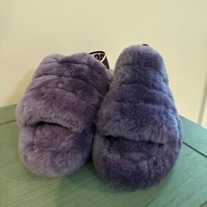 UGG women’s slippers size 8 NEW